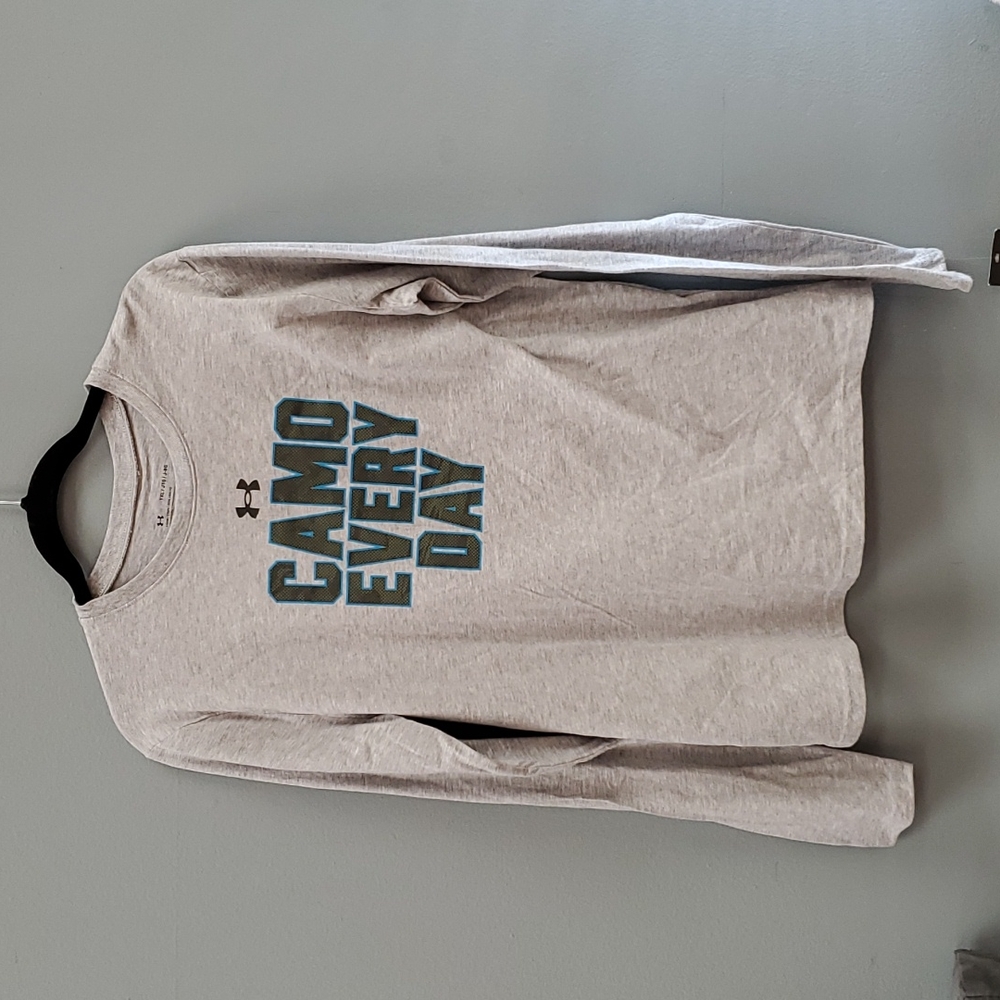 Under Armour Boys Long Sleeve Tee Stylish Crew Neckline